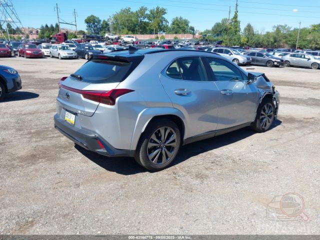 Lexus_ux-4